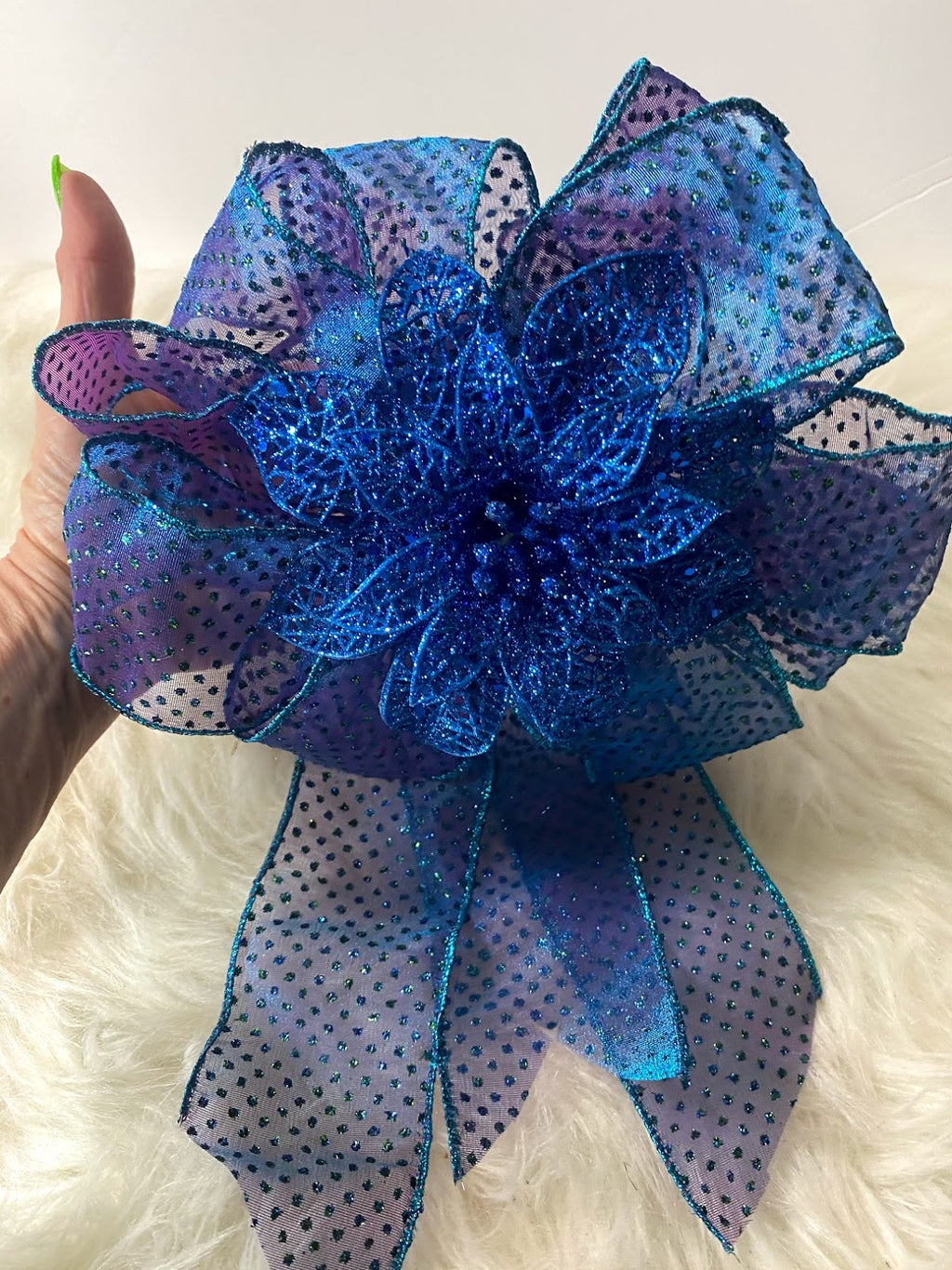 Turquoise Mesh Bow W/Turquoise Sparkly Poinsettia